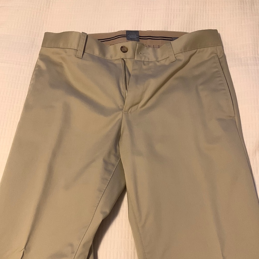EUC Gap straight fit khaki pants 31Wx32L